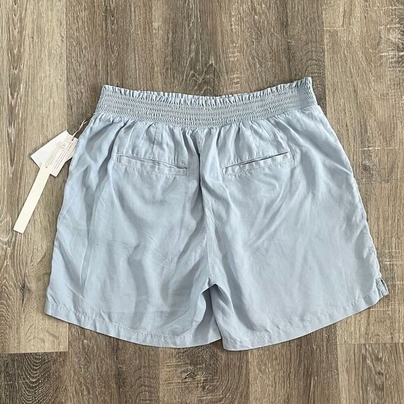 NWT Caslon Chambray Blue Shorts - Size: Medium - Picture 2 of 5